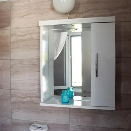 Christos Family δ شقة *